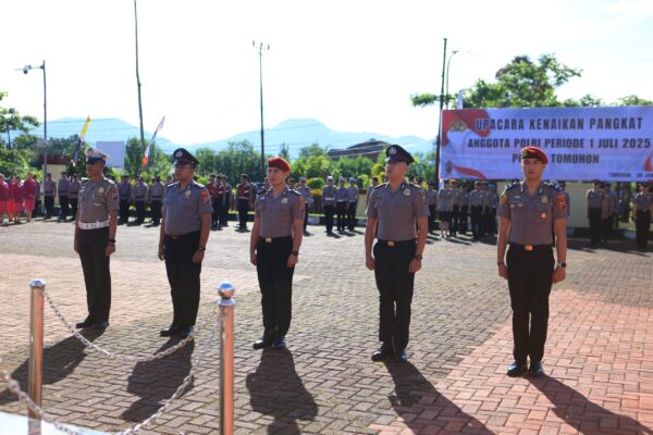 38 Personil Polres Tomohon Naik Pangkat, Kapolres Tegaskan Pentingnya Dedikasi dan Disiplin