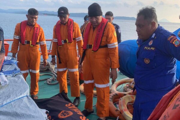 KM Barcelona V Terbakar di Perairan Talise, 568 Penumpang Selamat dan 3 Meninggal Dunia