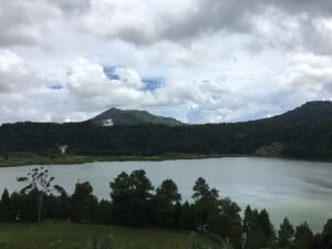 Danau Linow di Tomohon, Sulawesi Utara