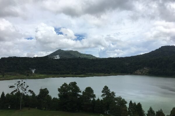 Danau Linow di Tomohon, Sulawesi Utara