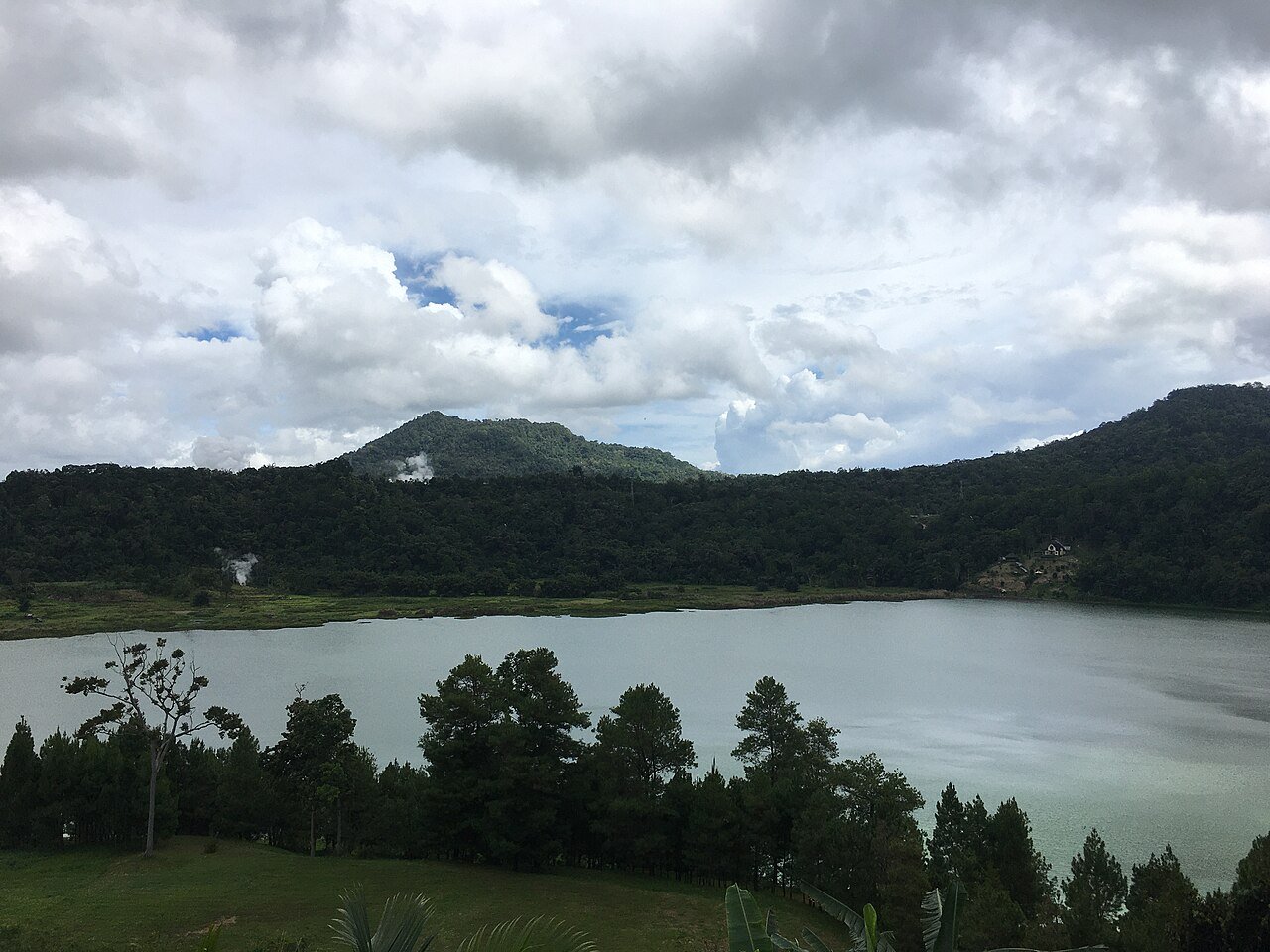 Danau Linow di Tomohon, Sulawesi Utara