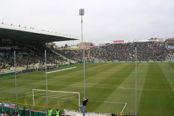 Stadio Ennio Tardini, markas Parma di Italia