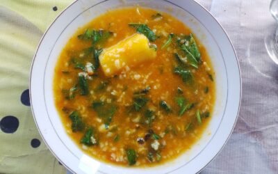 Semangkuk tinutuan atau bubur Manado