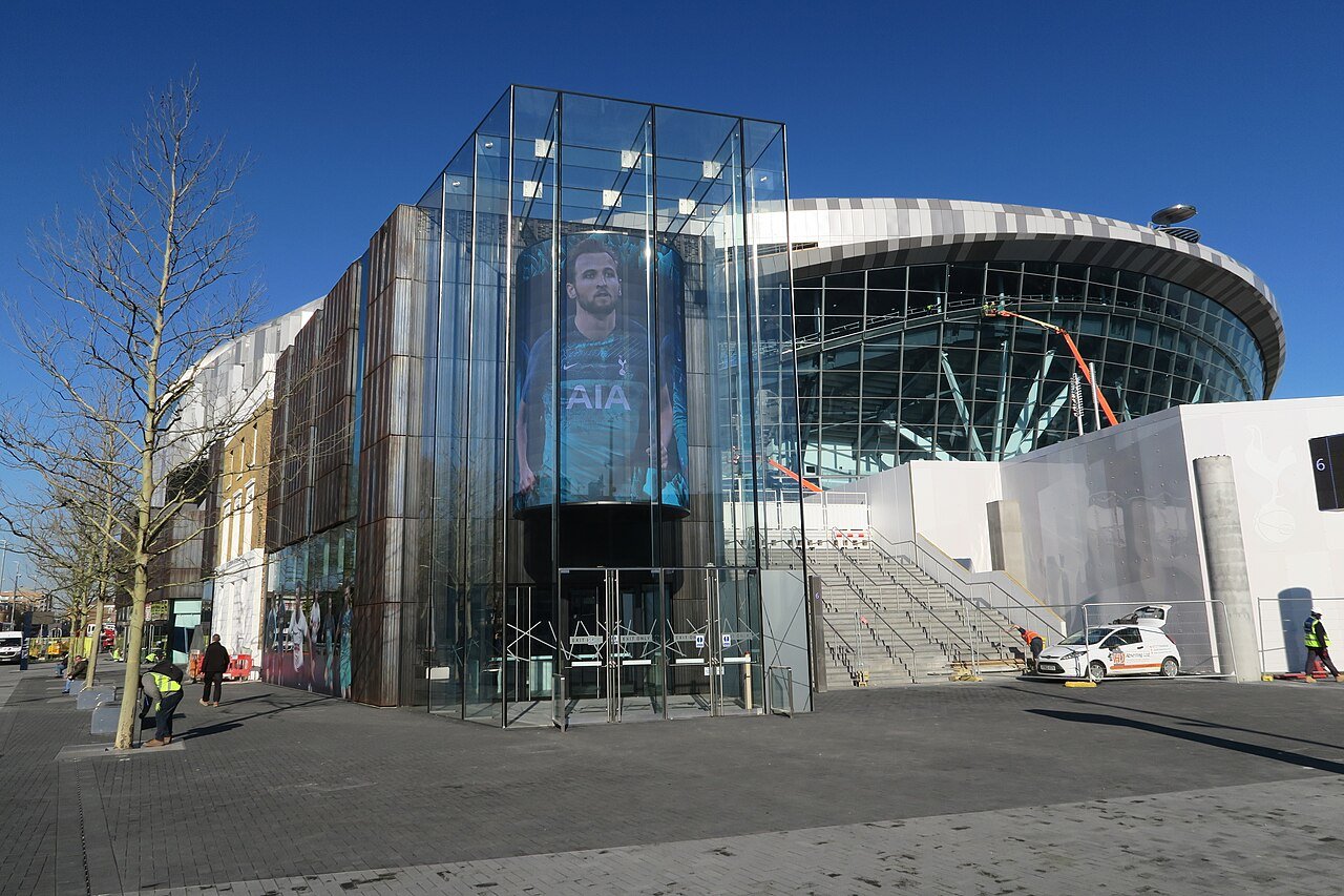 Tottenham Hotspur Stadium di London